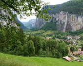 DSC00557 Hiking down to Lauterbrunnen Valley from Wengen