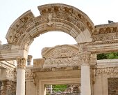 DSC03359 Ephesus (Temple of Hadrian)